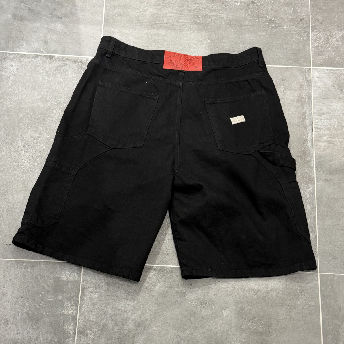 Gavensemble Short370 - Black