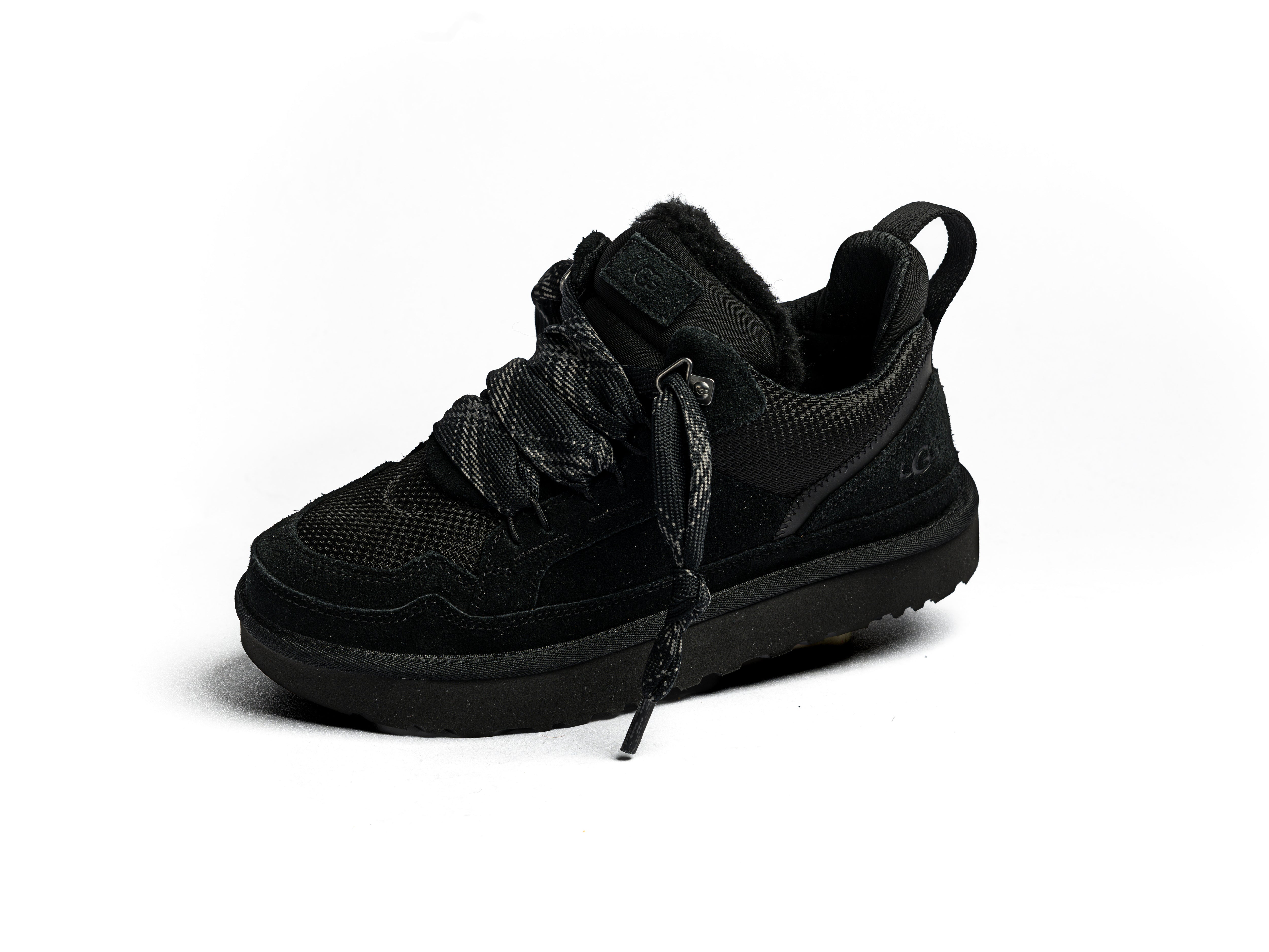 UGG LOWMEL BLACK